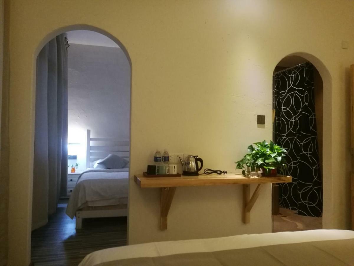 Right Here Hotel Dunhuang Zewnętrze zdjęcie